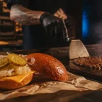 mk street food Poitiers : smash burger parfait, galette caramélisée et cheddar fondu