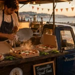Triporteur Piaggio Tranquillo street food, pizza napolitaine et vue mer à Marseille